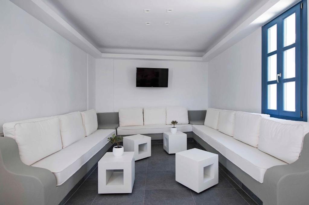 Acroterra Rosa Luxury & Hotel Akrotírion